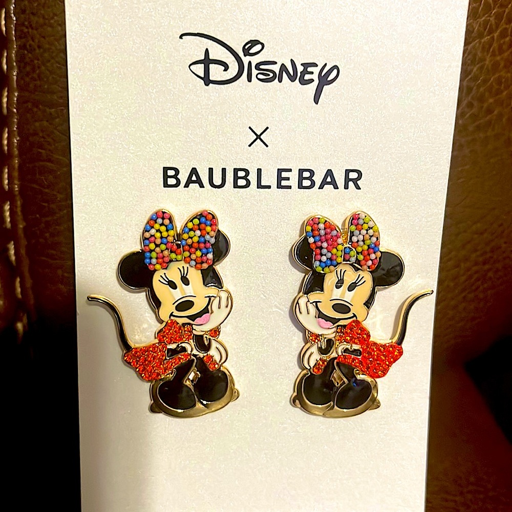 New Disney Earring (Minnie Mouse)
